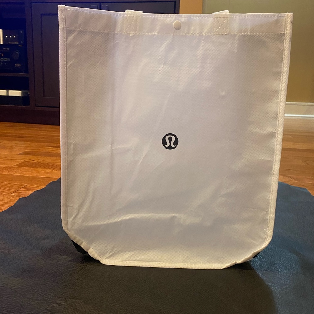 Lululemon Reusable Shopping Beach/Tote Bag White, New, Large, with black…